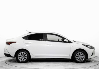 Подержанный автомобиль Hyundai Solaris Sedan 2020 года (4 фото)