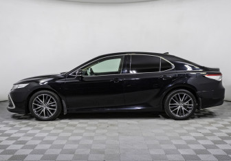 Подержанный автомобиль Toyota Camry Sedan 2021 года (8 фото)