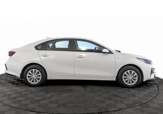 Подержанный автомобиль Kia Cerato Sedan 2019 года (4 фото)