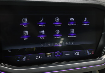 Подержанный автомобиль Volkswagen Touareg 2020 года (21 фото)