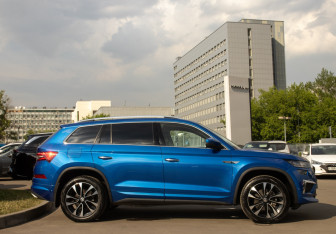 Подержанный автомобиль Skoda Kodiaq 2023 года (3 фото)