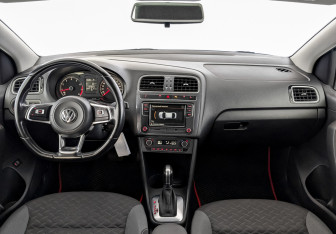 Подержанный автомобиль Volkswagen Polo Sedan 2018 года (14 фото)