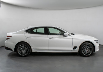 Подержанный автомобиль Genesis G70 2021 года (4 фото)