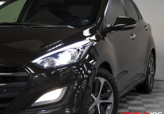 Подержанный автомобиль Hyundai i30 Hatchback 2016 года (25 фото)