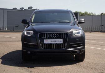 Подержанный автомобиль Audi Q7 2014 года (2 фото)