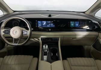 Подержанный автомобиль Voyah Dream 2024 года (12 фото)