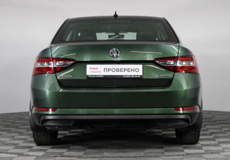Подержанный автомобиль Skoda Superb Liftback 2018 года (6 фото)