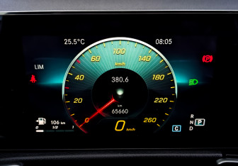 Подержанный автомобиль Mercedes-Benz GLB 2021 года (13 фото)