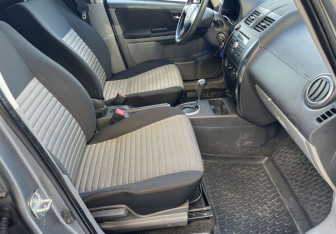 Подержанный автомобиль Suzuki SX4 Hatchback 2012 года (9 фото)