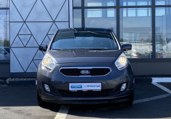 Подержанный автомобиль Kia Venga 2013 года (2 фото)