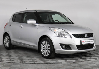 Подержанный автомобиль Suzuki Swift Hatchback 2013 года (3 фото)
