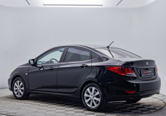 Подержанный автомобиль Hyundai Solaris Sedan 2012 года (3 фото)