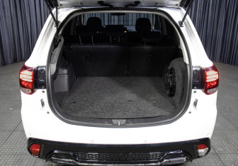 Подержанный автомобиль Mitsubishi Outlander 2022 года (10 фото)