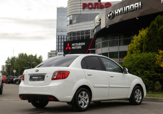 Подержанный автомобиль Kia Rio Sedan 2011 года (4 фото)