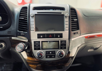 Подержанный автомобиль Hyundai Santa Fe 2010 года (12 фото)