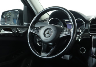 Подержанный автомобиль Mercedes-Benz GLE 2018 года (15 фото)