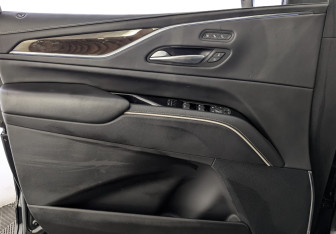 Подержанный автомобиль Cadillac Escalade Suv 2023 года (19 фото)