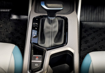 Подержанный автомобиль Geely Emgrand 2023 года (30 фото)