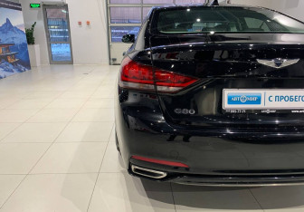 Подержанный автомобиль Genesis G80 2020 года (8 фото)