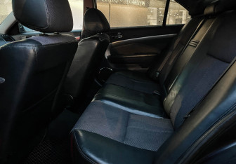 Подержанный автомобиль Chevrolet Epica 2010 года (10 фото)