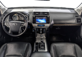 Подержанный автомобиль Toyota Land Cruiser Prado 2020 года (14 фото)