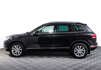 Подержанный автомобиль Volkswagen Touareg 2016 года (8 фото)