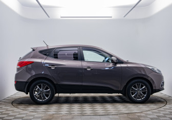 Подержанный автомобиль Hyundai ix35 2013 года (4 фото)