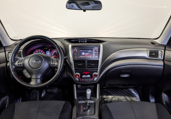 Подержанный автомобиль Subaru Forester Suv 2011 года (14 фото)