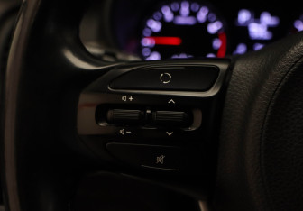 Подержанный автомобиль Kia Rio Hatchback 2018 года (12 фото)