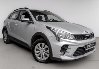 Подержанный автомобиль Kia Rio Hatchback 2021 года (3 фото)