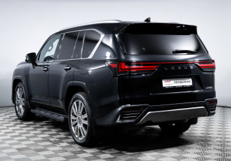 Подержанный автомобиль Lexus LX 2024 года (7 фото)