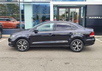 Подержанный автомобиль Volkswagen Polo Sedan 2018 года (8 фото)