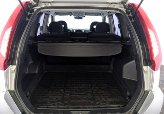 Подержанный автомобиль Nissan X-Trail 2013 года (10 фото)