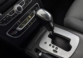 Подержанный автомобиль Renault Latitude 2013 года (27 фото)