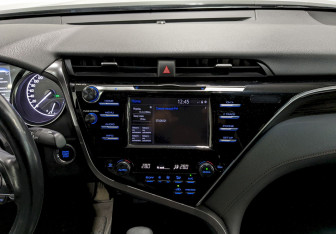 Подержанный автомобиль Toyota Camry Sedan 2019 года (26 фото)