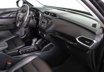 Подержанный автомобиль Chevrolet TrailBlazer 2021 года (10 фото)