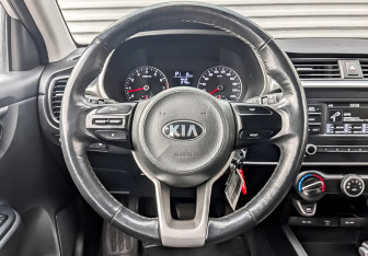 Подержанный автомобиль Kia Rio Hatchback 2021 года (21 фото)