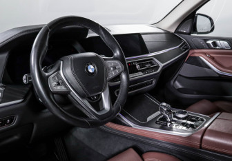 Подержанный автомобиль BMW X7 2020 года (14 фото)