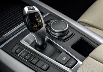 Подержанный автомобиль BMW X5 2014 года (28 фото)