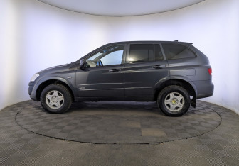 Подержанный автомобиль SsangYong Kyron 2014 года (8 фото)