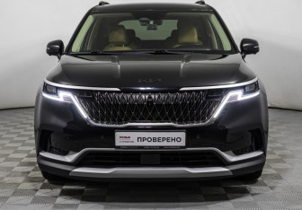 Подержанный автомобиль Kia Carnival 2020 года (2 фото)