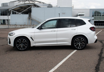 Подержанный автомобиль BMW X3 2021 года (8 фото)