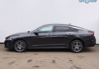 Подержанный автомобиль Kia K5 2021 года (8 фото)