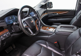 Подержанный автомобиль Cadillac Escalade Suv 2015 года (8 фото)