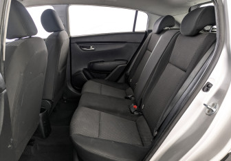 Подержанный автомобиль Kia Rio Hatchback 2021 года (17 фото)