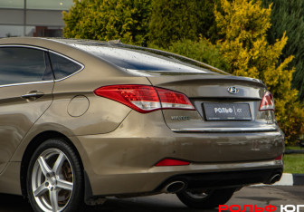 Подержанный автомобиль Hyundai i40 Sedan 2012 года (19 фото)
