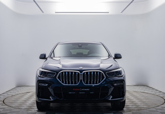 Подержанный автомобиль BMW X6 2020 года (8 фото)