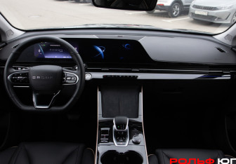 Подержанный автомобиль Omoda C5 2023 года (12 фото)