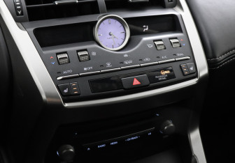 Подержанный автомобиль Lexus NX 2020 года (16 фото)