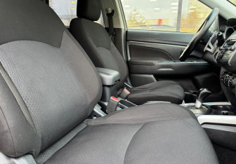 Подержанный автомобиль Mitsubishi ASX 2010 года (10 фото)